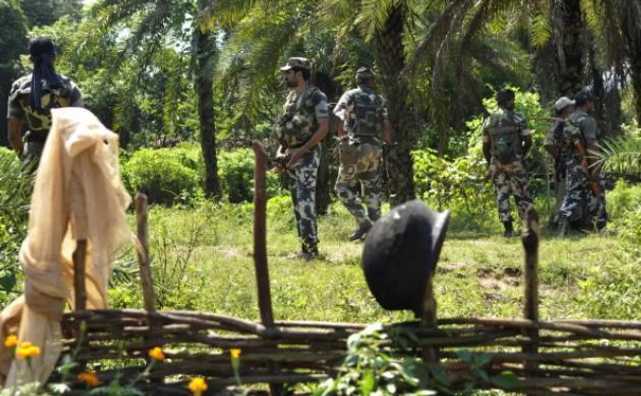 छत्तीसगढ़ : पुलिस संग मुठभेड़ मे मार गए दो वर्दीधारी नक्सली