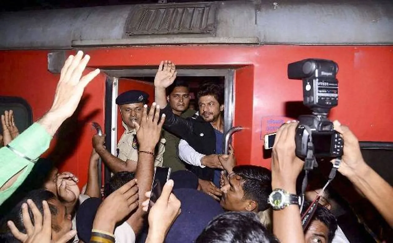 'रईस' शाहरुख ने फैन की मौत को दुर्भाग्यपूर्ण बताया, प्रभु ने दिये जांच के आदेश
