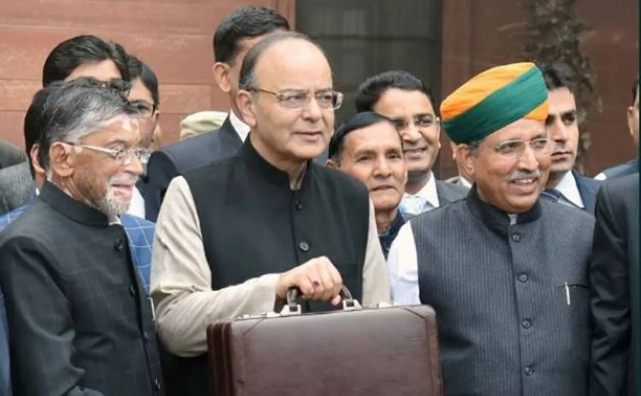 5 लाख की आमदनी पर इनकम टैक्स में 50 फीसदी की कटौती