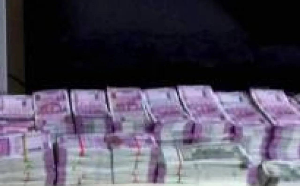 50 हजार से अधिक नकद लेनदेन पर कर लगाने का फिलहाल फैसला नहीं