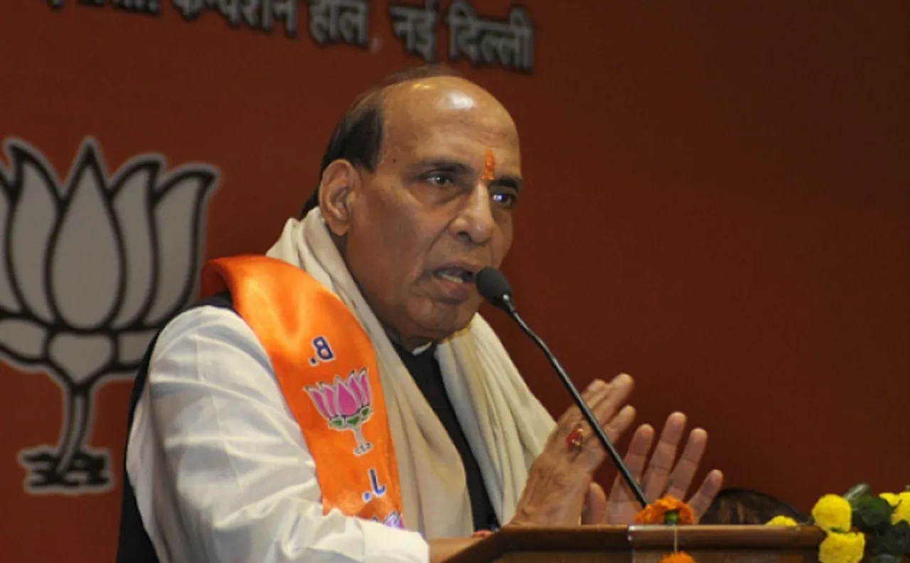 राजनाथ सिंह ने पीएम मोदी का किया बचाव कहा, मनमोहन सिंह का नहीं किया अपमान, गलत तरीके से पेश कर रही कांग्रेस