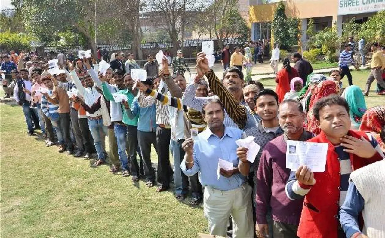 यूपी विधानसभा चुनाव 2017: 73 सीटों पर चुनाव खत्म, पांच बजे तक करीब 63 फीसदी मतदान