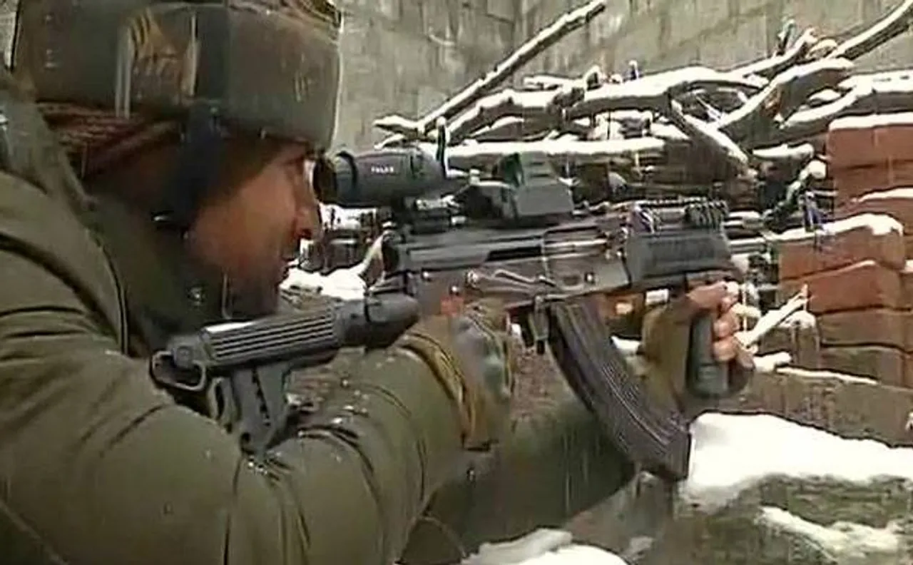 जम्मू-कश्मीर के कुलगाम में मुठभेड़, चार आतंकी ढेर, दो जवान शहीद