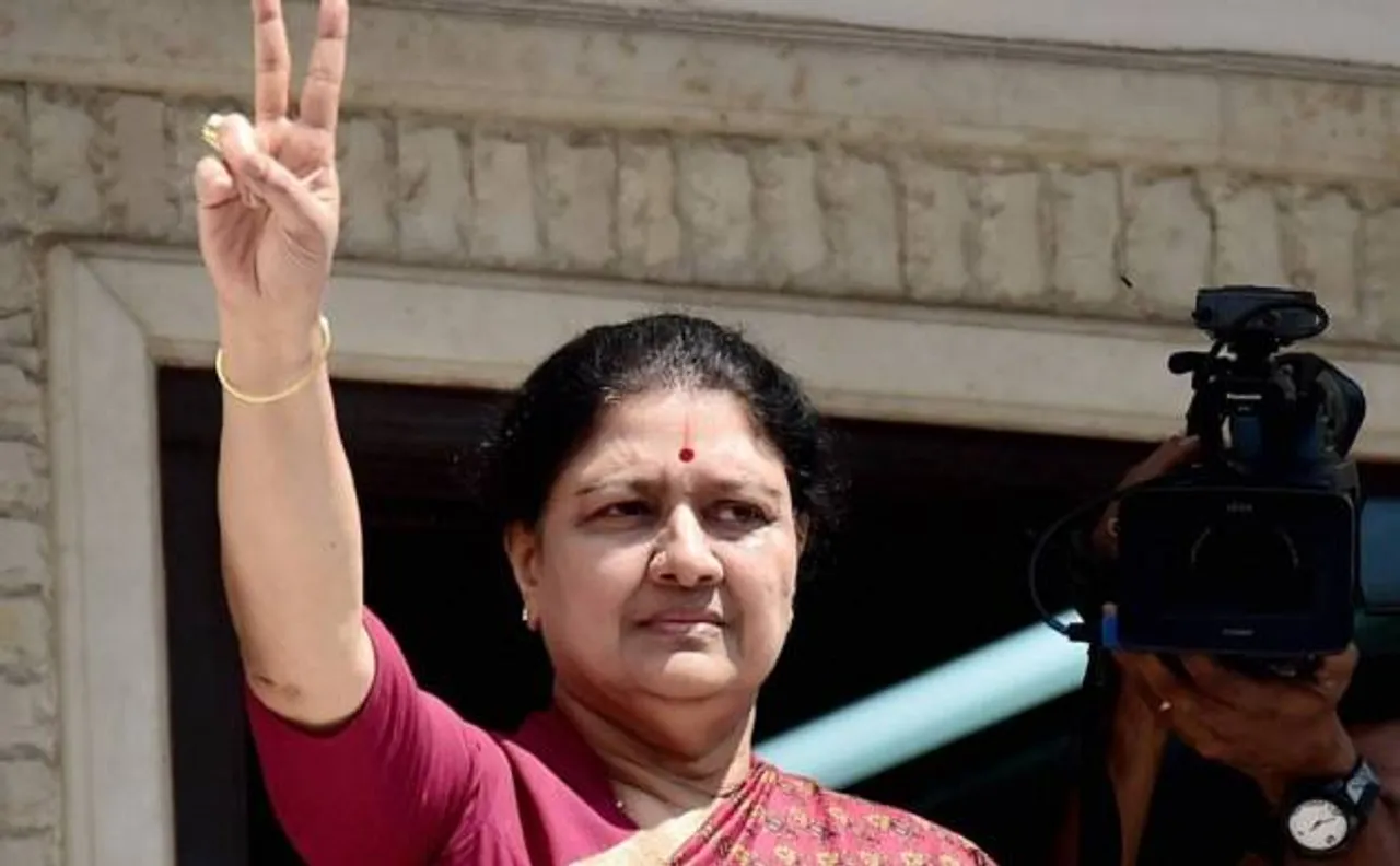 तमिलनाडु संकट: शशिकला ने बताया, अम्मा की मौत के बाद पन्नीरसेल्वम मुझे CM बनाना चाहते थे लेकिन मैंने मना कर दिया