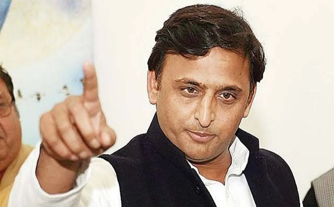अखिलेश का पलटवार: चुनाव में हार मान चुके पीएम को याद आ रहीं पुरानी बातें