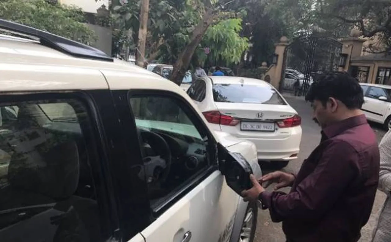 बीजेपी नेता मनोज तिवारी की कार पर हमला, पर्ची में लिखा- BMC चुनाव प्रचार से हटो नहीं तो मुंह तोड़ेंगे