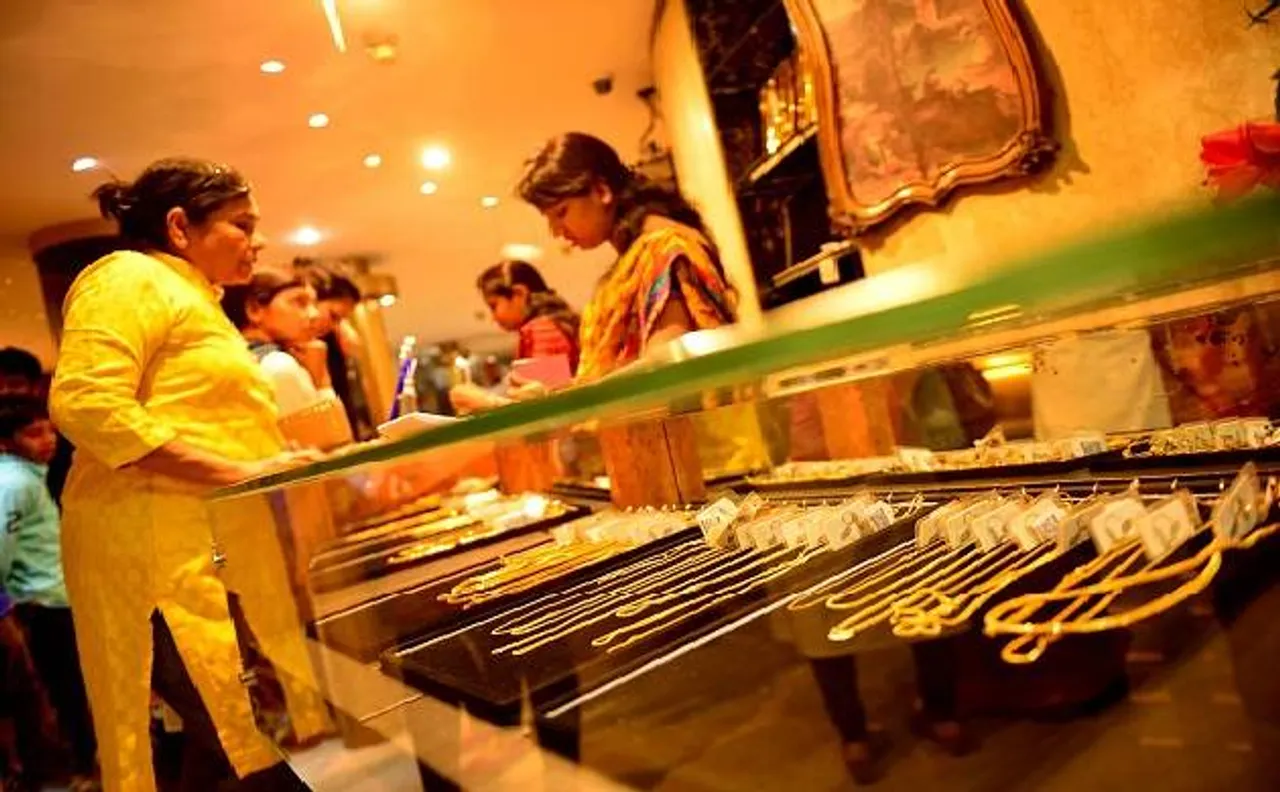 कैश में खरीदेंगे गहने तो लगेगा 1 प्रतिशत अतिरिक्त टैक्स, पढ़ें नया नियम