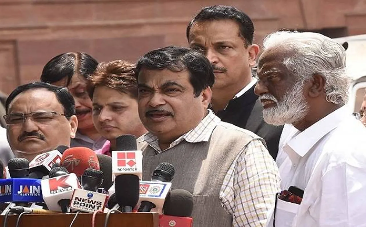बीएमसी चुनाव: कांग्रेस-सेना की 'दोस्ती' पर भड़के गडकरी, कहा स्वार्थ के लिए सरकार गिराना चाहती है कांग्रेस