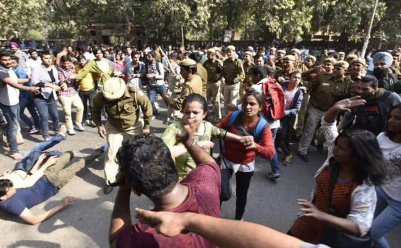 रामजस हिंसा पर बढ़ी तकरार: ABVP के 'तिरंगा मार्च' और 'कैंपस में गुंडागर्दी' के खिलाफ वामपंथी छात्र संगठनों ने कसी कमर