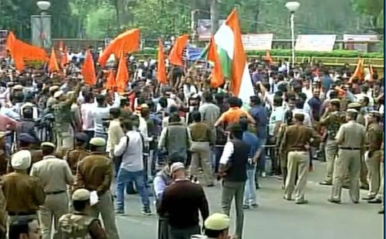 रामजस विवाद: ABVP ने DU के नार्थ कैंपस में निकाला विरोध मार्च