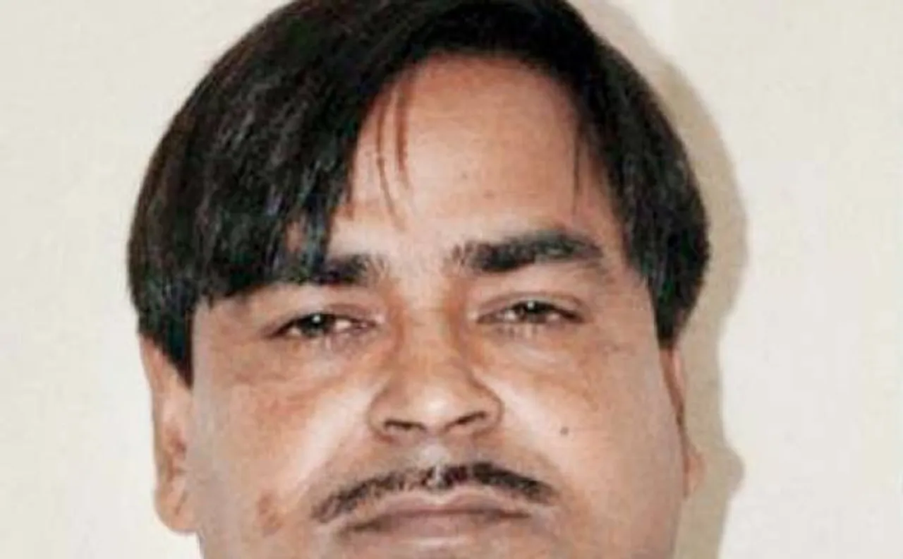 गायत्री प्रजापति का पासपोर्ट रद्द करने की तैयारी, वापस बुलाए गए सुरक्षा कर्मी