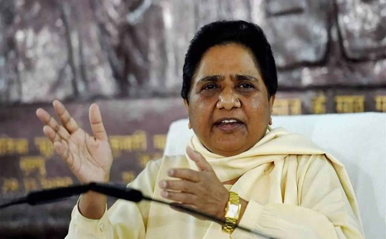 उत्तर प्रदेश चुनाव: वाराणसी में मायावती का मोदी के रोड शो पर हमला, कहा- 'नरेंद्र मोदी अपने चमचों से खुद पर पुष्पवर्षा करा रहे हैं'