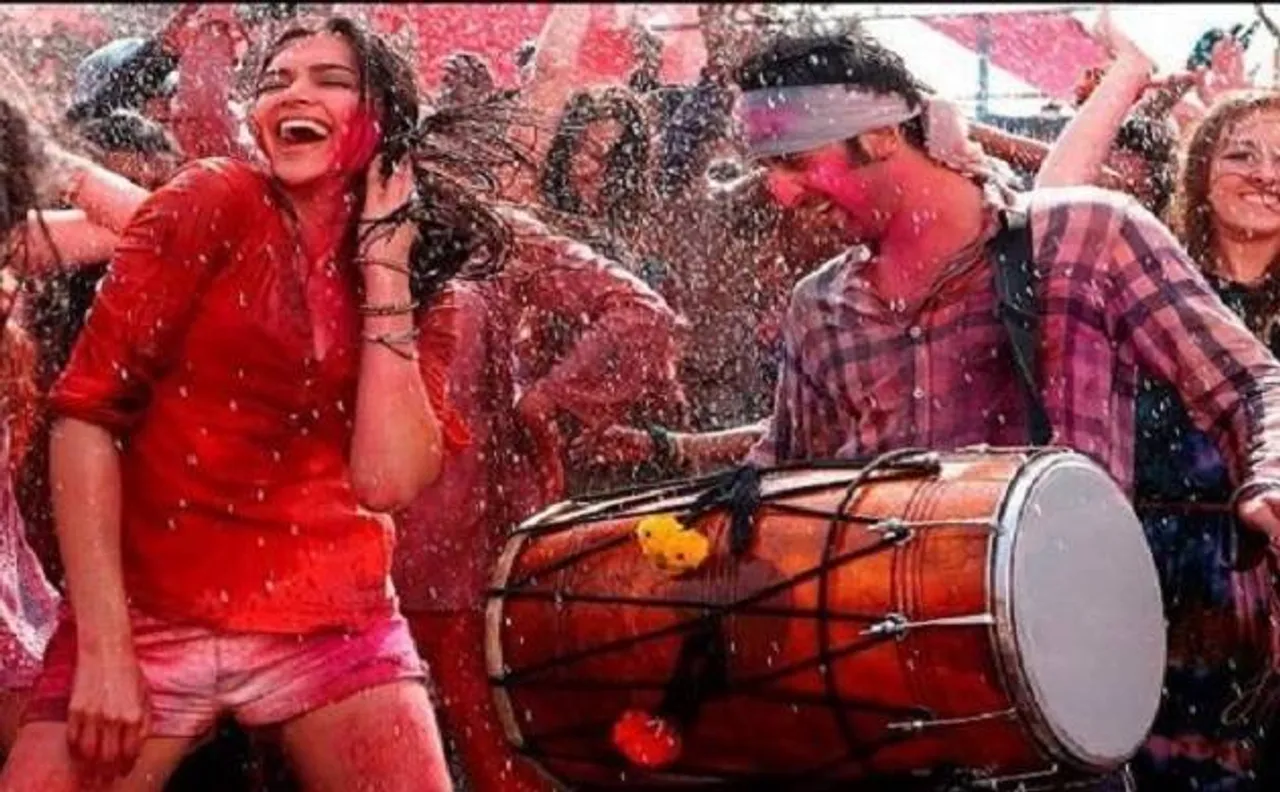 होली टिप्स: महिलाएं फेस पर सन्सस्क्रीन, बालों में तेल और नेल पॉलिश लगाना न भूलें