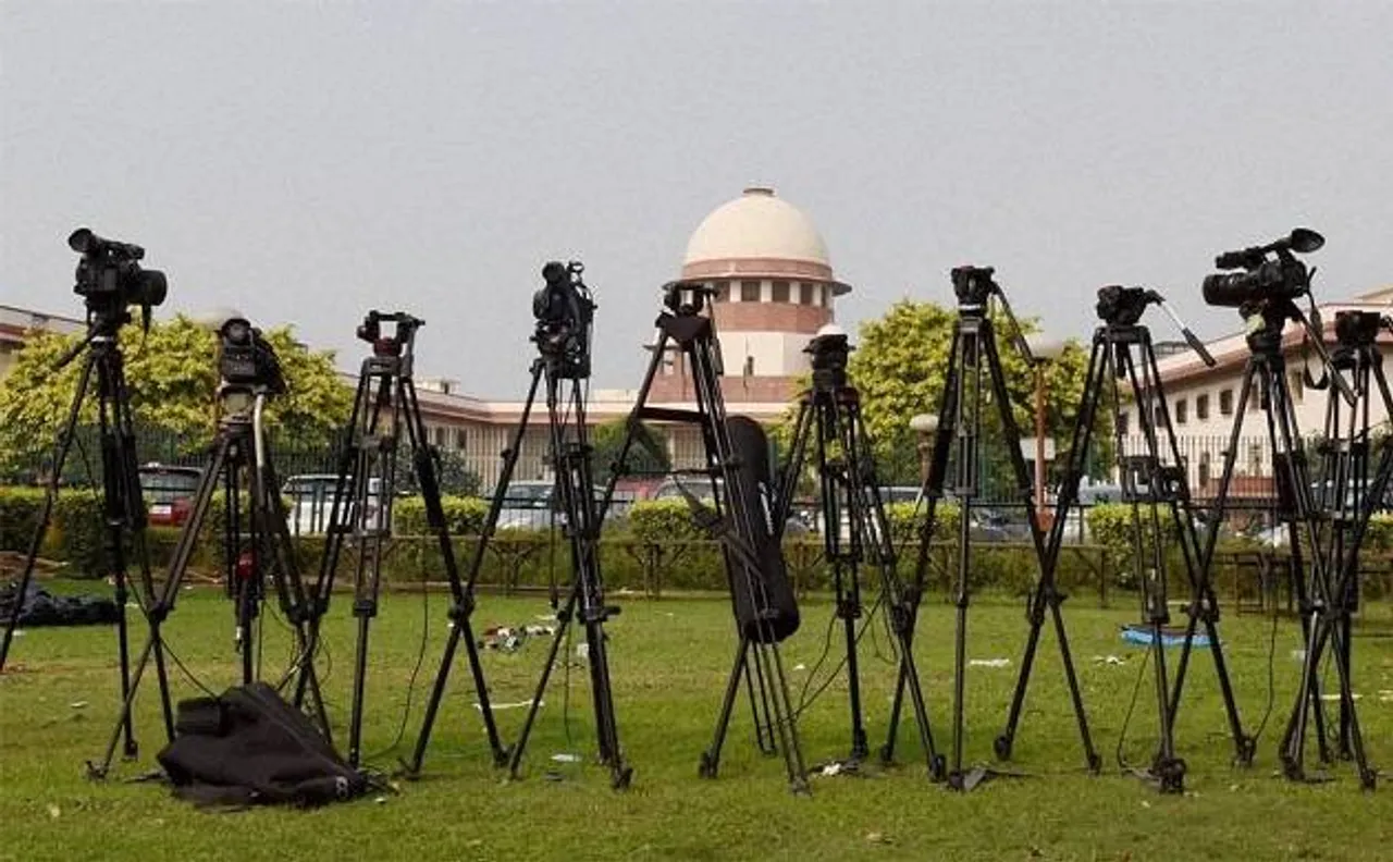 अगस्ता वेस्टलैंड मामले में मीडिया की भूमिका की जांच कराए जाने याचिका खारिज, सुप्रीम कोर्ट ने नहीं दी जांच की इजाजत