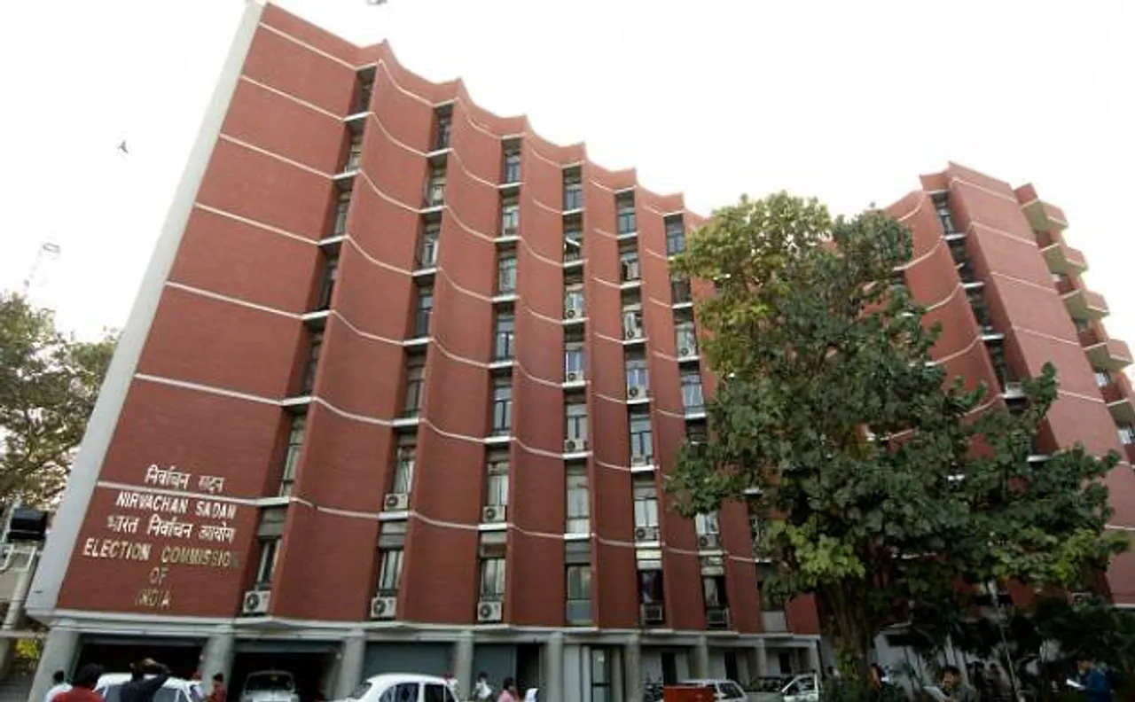EC गवर्नर राम नाईक को सौपेंगी MLA की सूची, यूपी का बीजेपी मुख्यमंत्री 16 को तय होगा