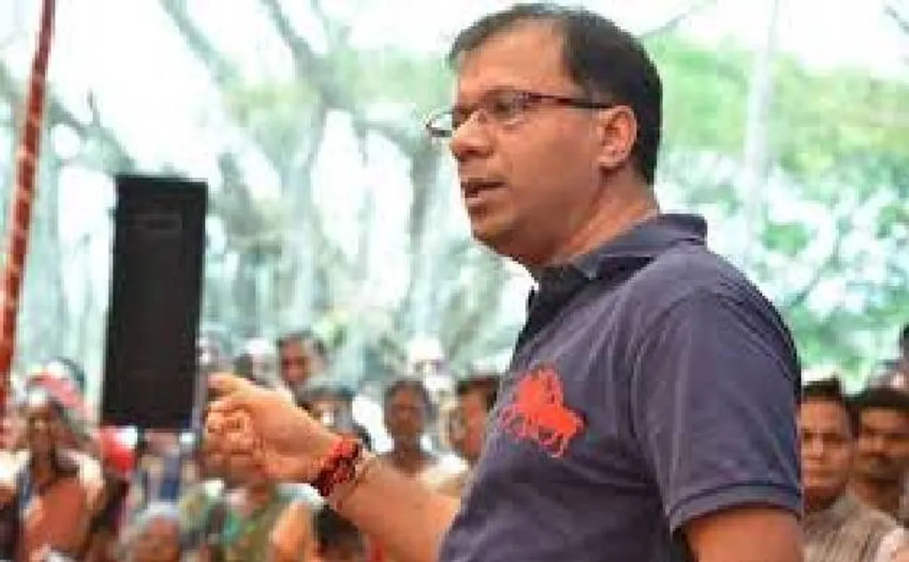 गोवा में पर्रिकर की सरकार बनते ही कांग्रेस में बगावत, MLA विश्वजीत राणे ने दिया इस्तीफा (Video)