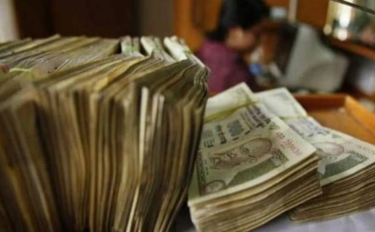 नोटबंदी के बाद केंद्र सरकार का भरा खज़ाना, टैक्स से अब तक मिले 6,000 करोड़ रुपये