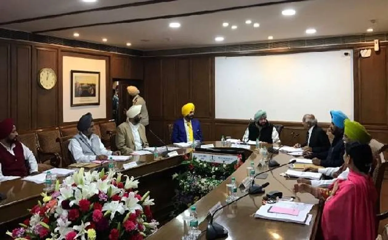 अमरिंदर सिंह कैबिनेट का बड़ा फैसला, लाल बत्ती का इस्तेमाल नहीं करेंगे मंत्री, अधिकारी