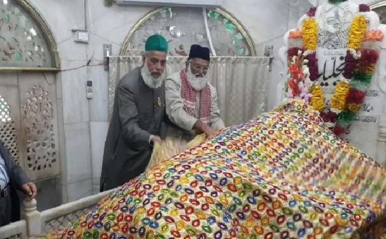 सुषमा स्वराज ने बताया सोमवार को पाकिस्तान से दिल्ली लौटेंगे दोनो उलेमा
