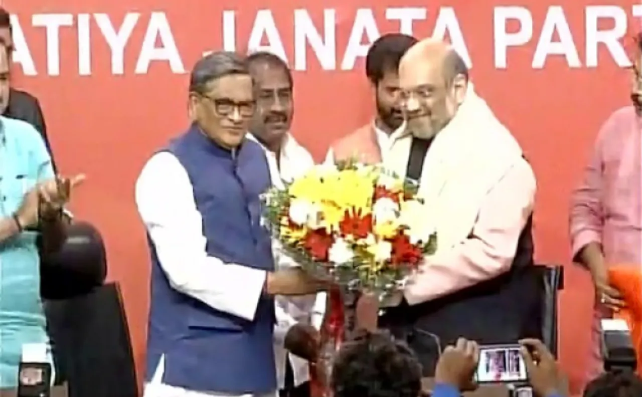 कर्नाटक के कांग्रेस नेता और पूर्व विदेश मंत्री एस एम कृष्णा बीजेपी में शामिल
