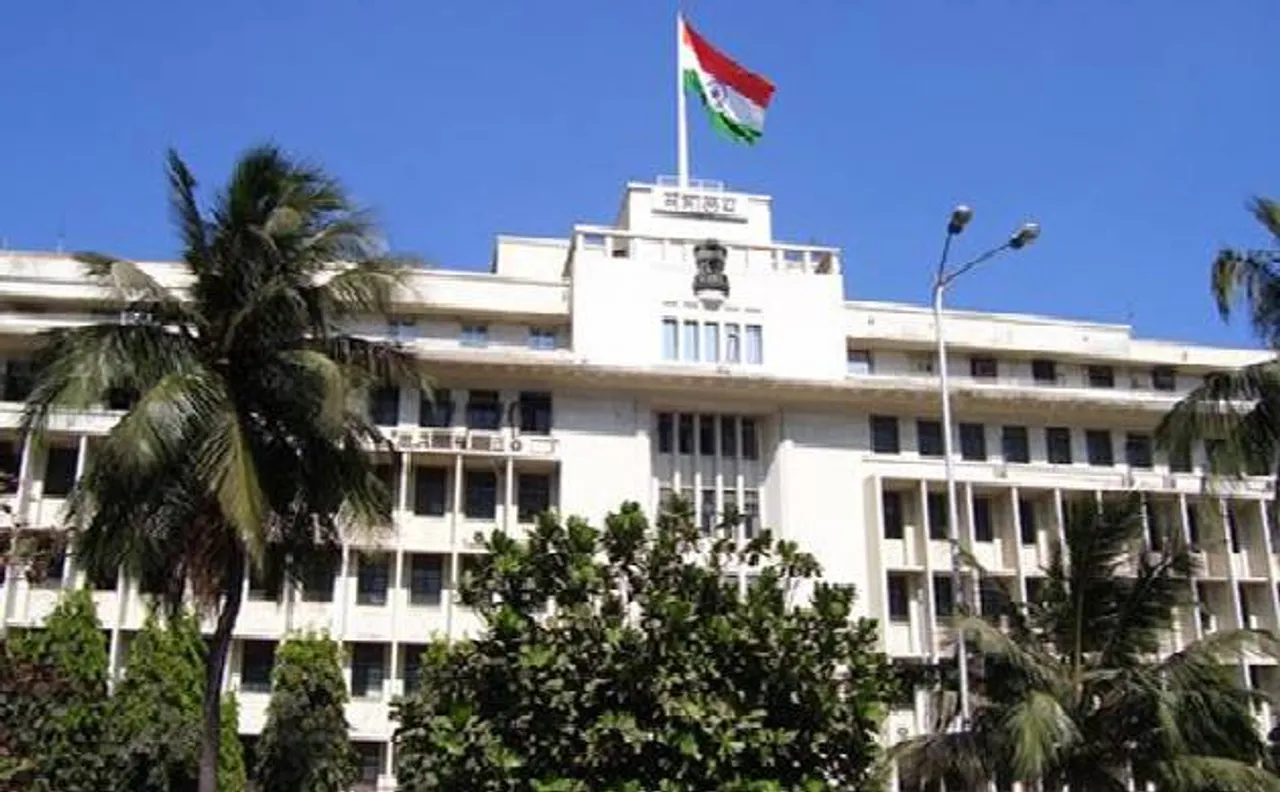 महाराष्ट्र विधानसभा के कांग्रेस और NCP के 19 विधायक सस्पेंड, बजट भाषण के दौरान हंगामे और सदन के बाहर बजट पेपर जलाने के आरोप