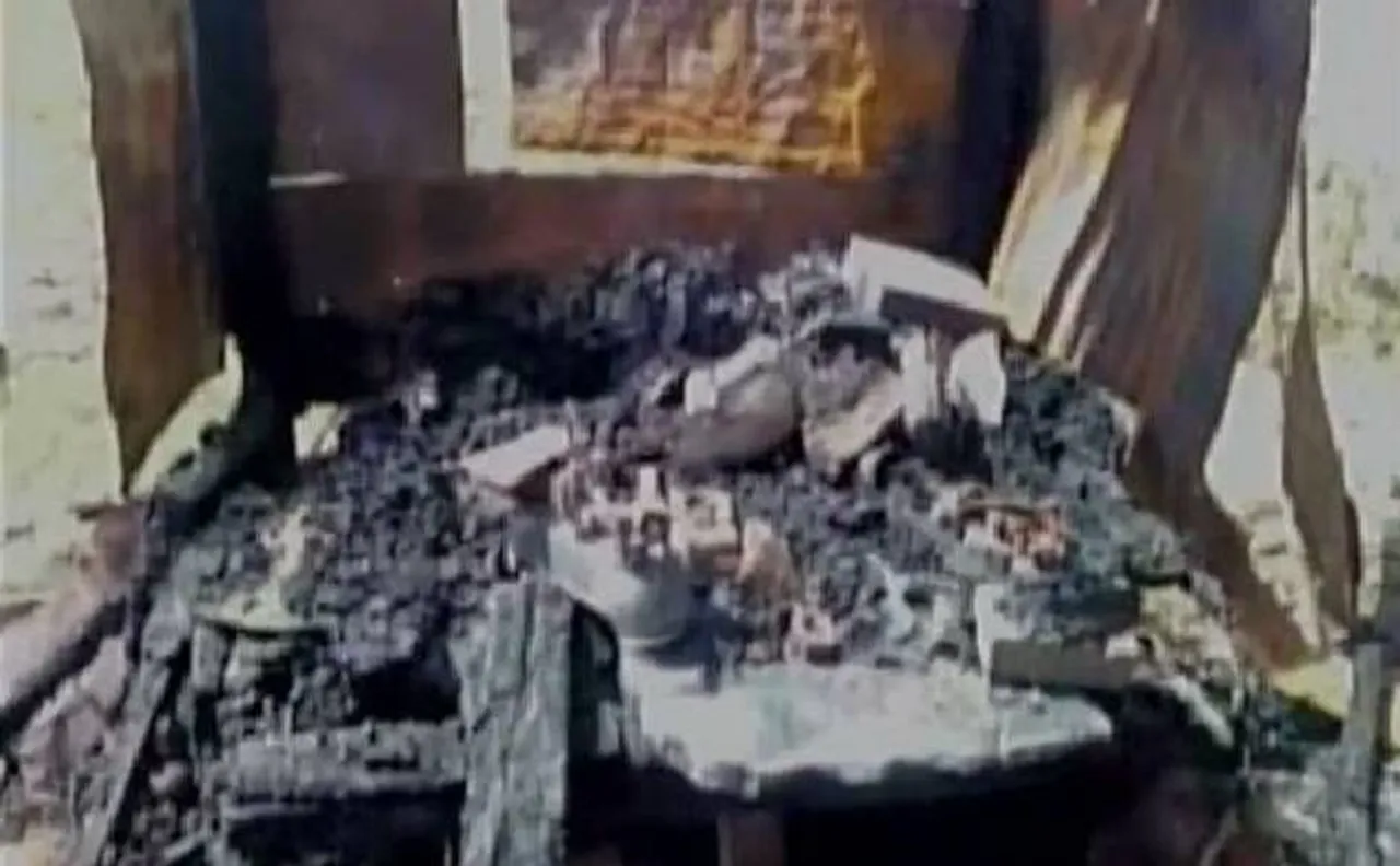 उत्तर प्रदेश: हाथरस में तीन मीट दुकानों में अज्ञात लोगों ने लगाई आग, पुलिस ने दर्ज की FIR