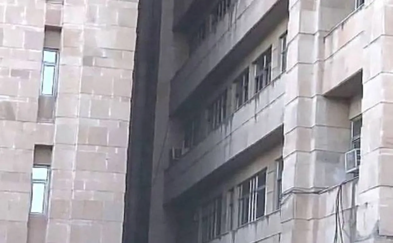 बापू भवन में लगी आग में फंसे रहे मंत्री मोहसिन रजा