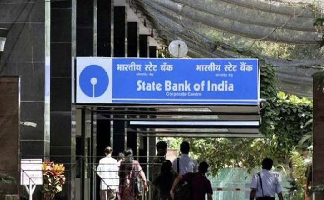 एसबीआई कर सकता है छंटनी, 6 बैंकों के विलय के बाद 10% वर्कफोर्स में कटौती संभव