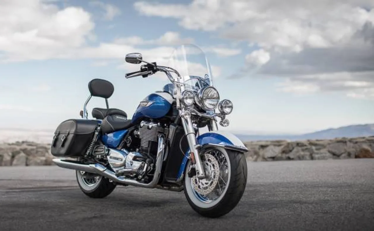 BS-III स्टैंडर्ड वाली Honda,Tvs, Bajaj Auto, Suzuki और Triumph बाइक्स पर मिल रही है 2 लाख रुपये तक की छूट