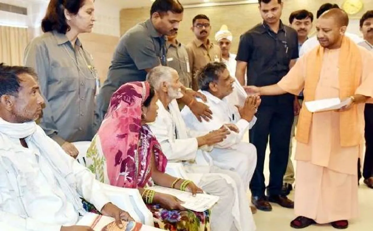 योगी आदित्यनाथ की पहली कैबिनेट बैठक आज, किसानों को मिल सकता है कर्ज माफी का तोहफा