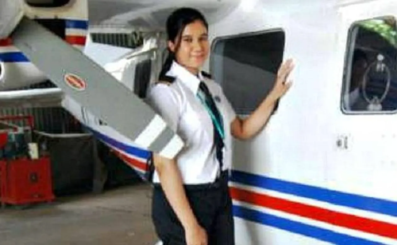 कश्मीर की आयशा अज़ीज बनी MIG 29 उड़ाने वाली भारत की पहली महिला फाइटर पायलट