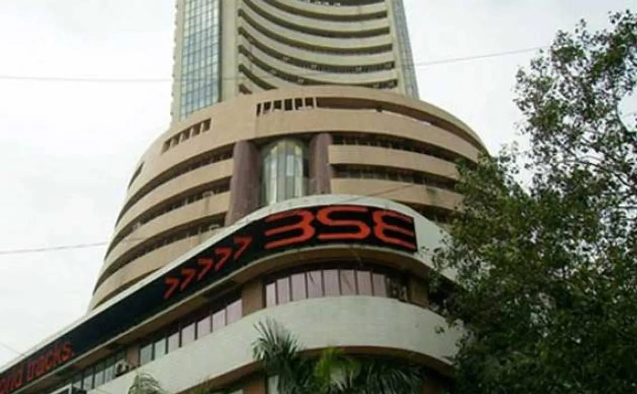 मौद्रिक नीति से पहले गिरे शेयर बाज़ार, सेंसेक्स 100 अंक नीचे तो निफ्टी 9230 के पास