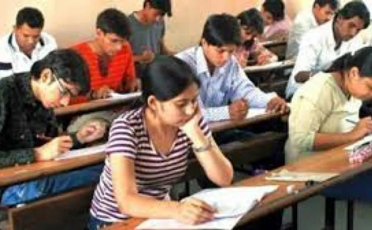 योगी सरकार अब छात्रों और शिक्षकों के लिए लाएगी कड़े क़ानून