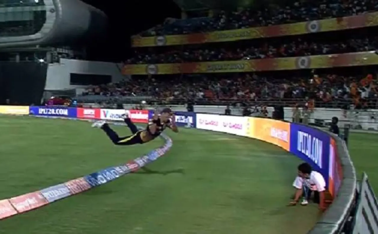 IPL 2017: गुजरात के खिलाफ केकेआर के ट्रेंट बोल्ट की फील्डिंग देखकर दांतों तले उंगली दबा लेंगे आप