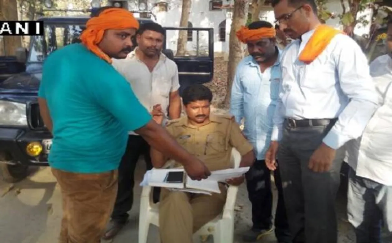 योगी आदित्यनाथ के हिंदू युवा वाहिनी का महाराजगंज के चर्च में बवाल, धर्मांतरण का आरोप लगाकर प्रार्थना रुकवाई