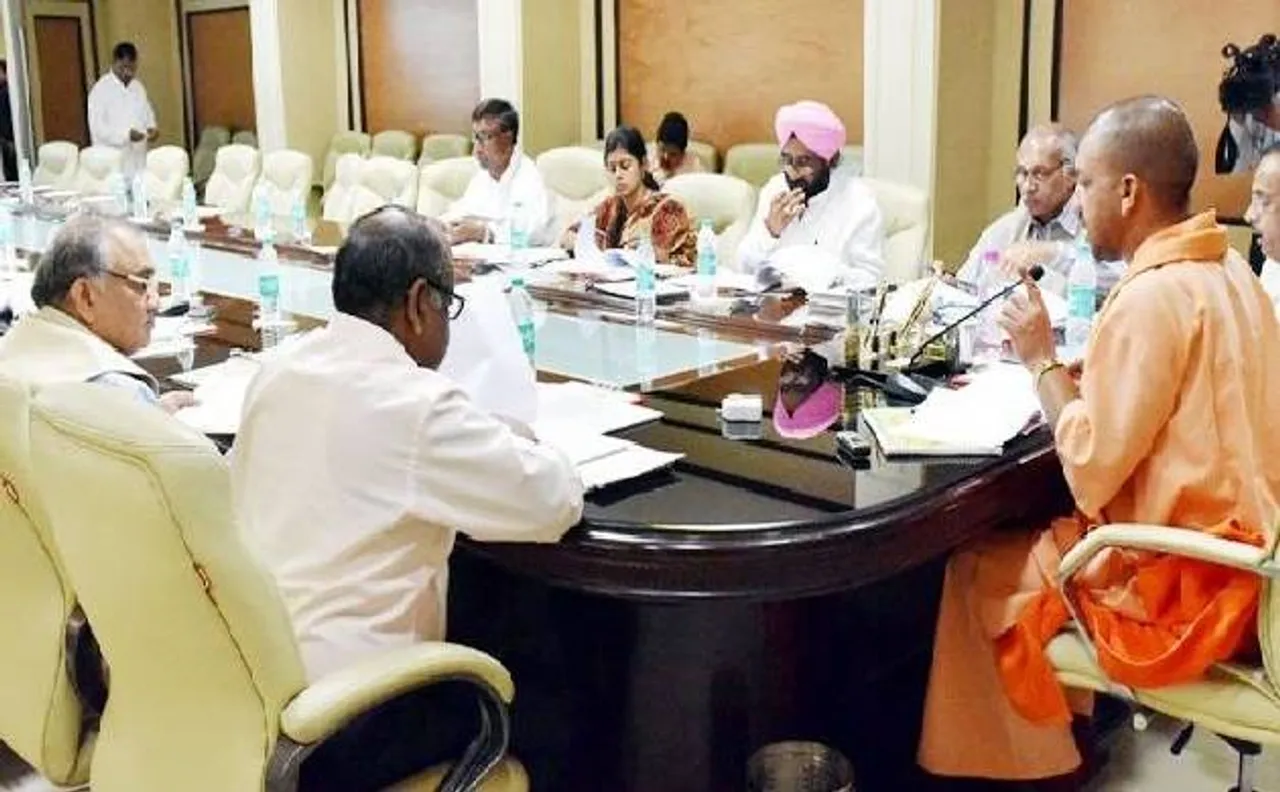 योगी आदित्यनाथ के 'न सोऊंगा न सोने दूंगा' मंत्र से मंत्रियों और अफसरों की नींद हराम