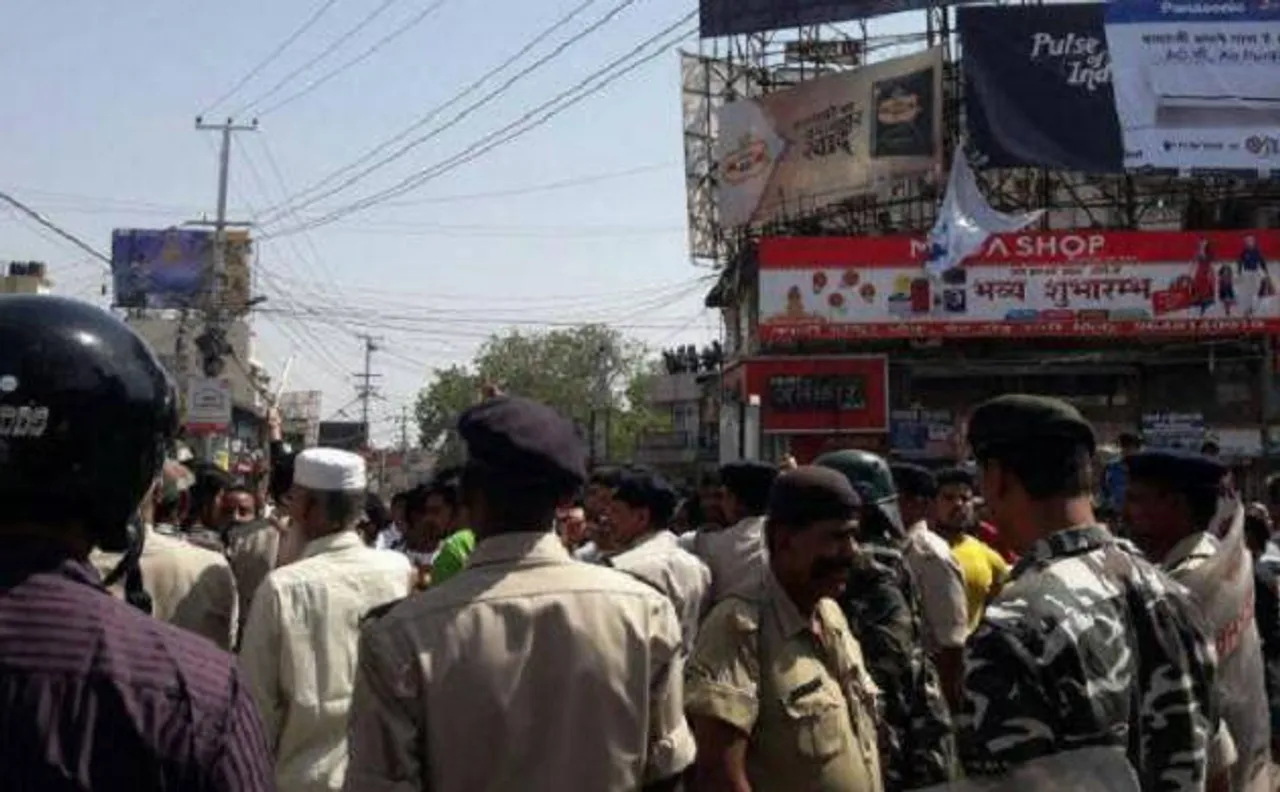 रांची में सांप्रदायिक हिंसा, छावनी में तब्दील हुआ पूरा शहर