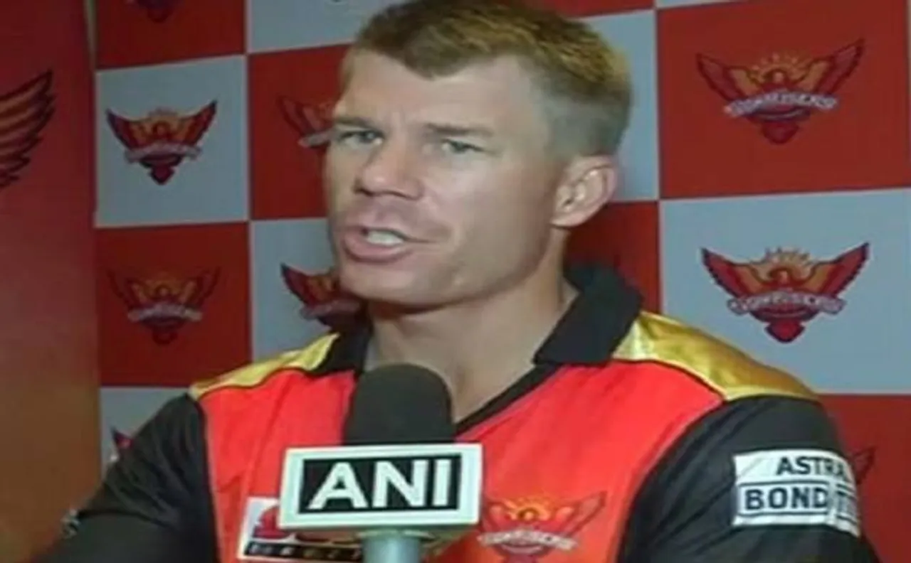 IPL 10: डेविड वॉर्नर ने मुंबई इंडियंस के खिलाफ मैच में की 'चीटिंग', अंपायरों का भी नही गया ध्यान