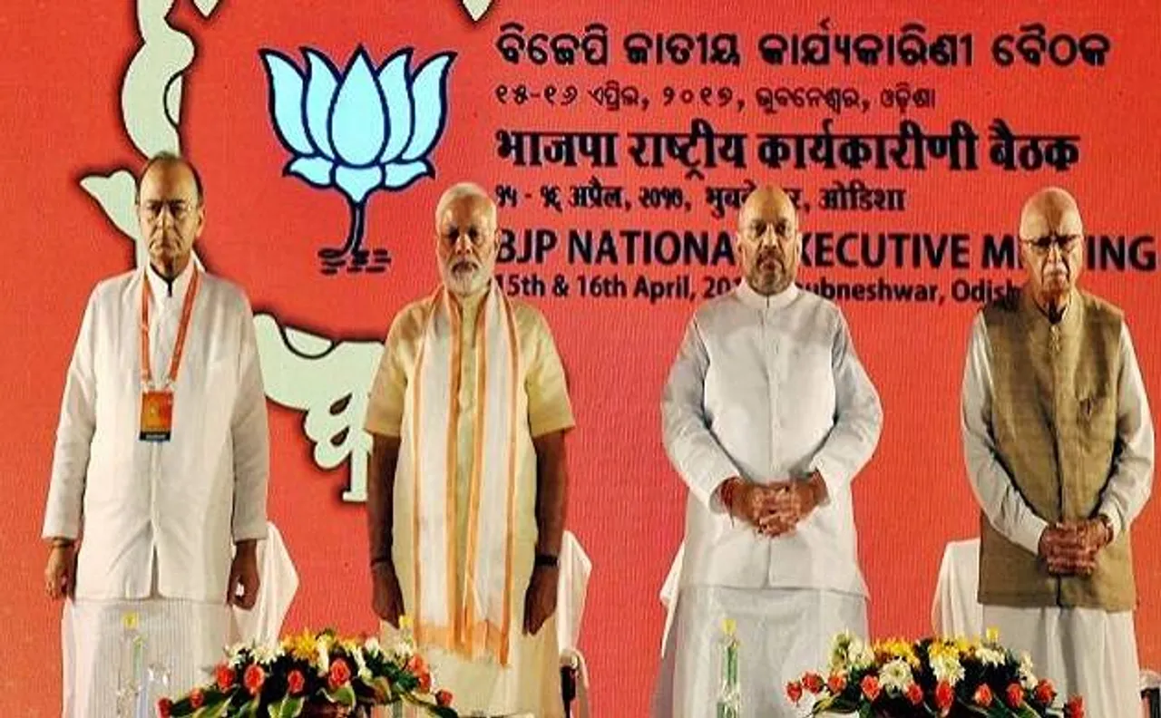 ओडिशा में पीएम मोदी विरोधियों पर बरसे, पूछा अब कहां हैं अवॉर्ड वापसी वाले लोग