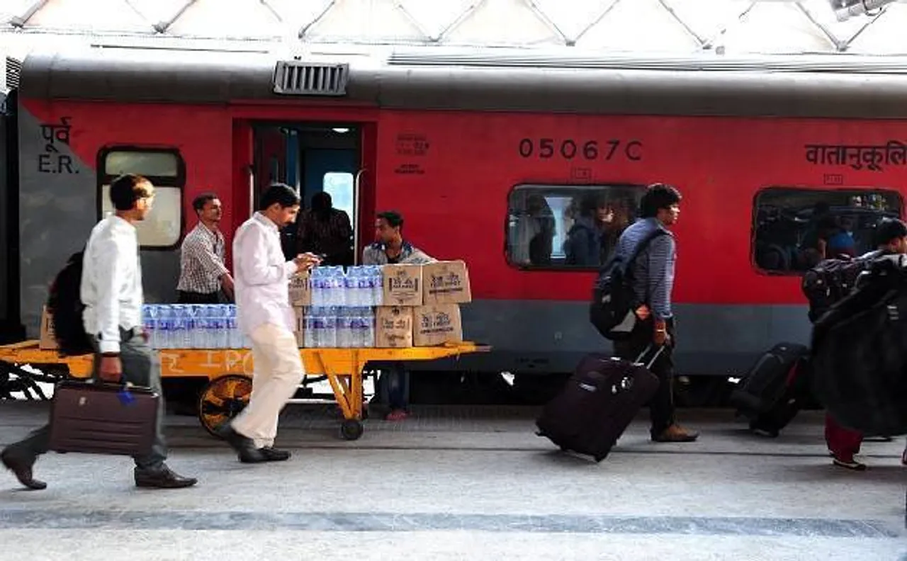 ट्रेन लेट होने पर भड़के रेल मंत्री, अधिकारियों को चेतावनी, ट्रेन समय पर चलाएं या कार्रवाई का करें सामना