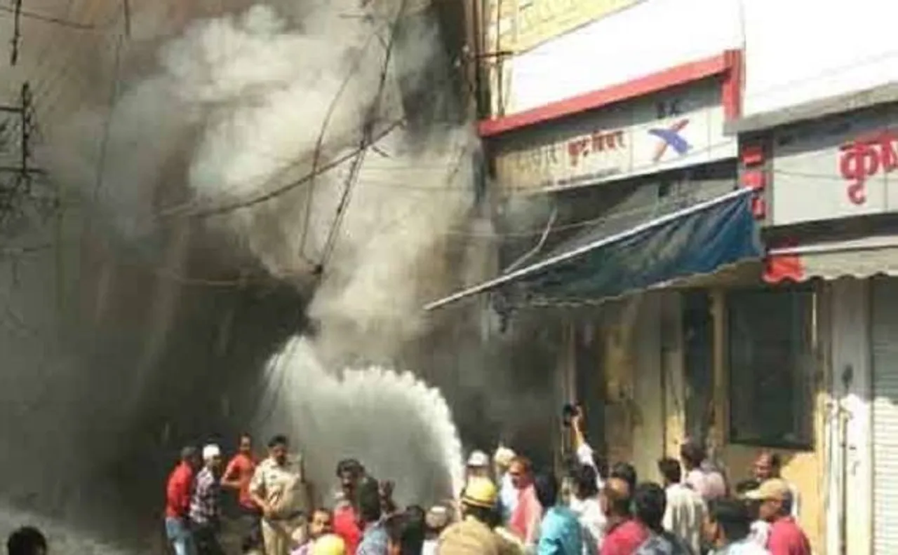 इंदौर के एक पटाखा दुकान में लगी भीषण आग, 7 लोगों की जलकर हुई मौत