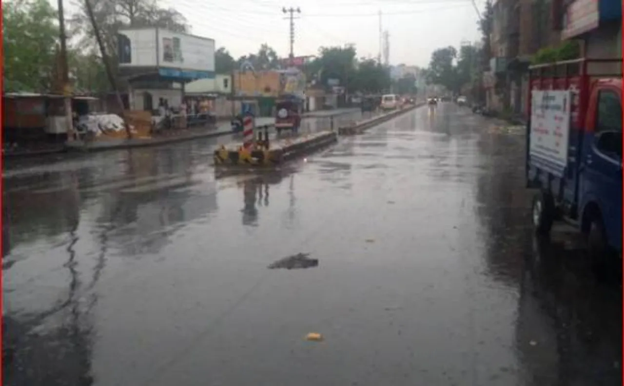 उत्तराखंड में झमाझम बारिश, दिल्ली में भी मौसम हुआ खुशनुमा