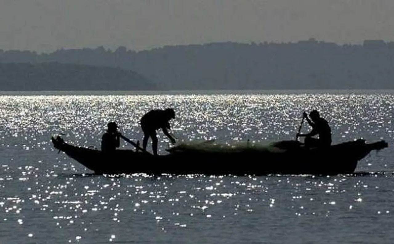 सीमा लांघने के आरोप में पाकिस्‍तान ने पकड़े 29 भारतीय मछुआरे