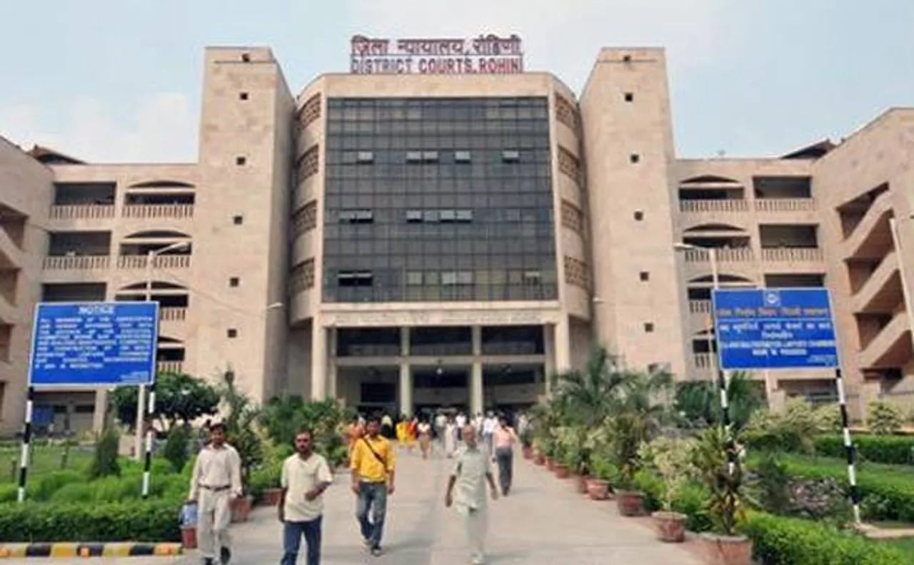 दिल्ली के रोहिणी कोर्ट में युवक ने चलाई कैदी पर गोली, हॉस्पिटल में हुई मौत