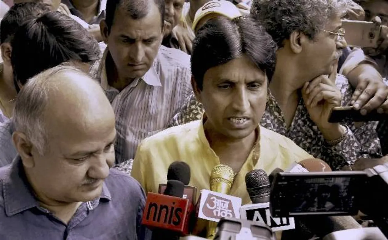 झुके केजरीवाल, अमानतुल्ला खान को AAP से किया सस्पेंड, कुमार विश्वास बने राजस्थान के प्रभारी