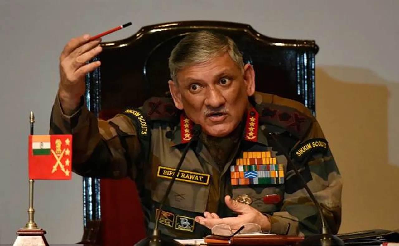 जम्मू कश्मीरः आतंकियों को पकड़ने के दूसरे दिन भी सेना का अभियान जारी, ड्रोन से रखी जा रही है नजर