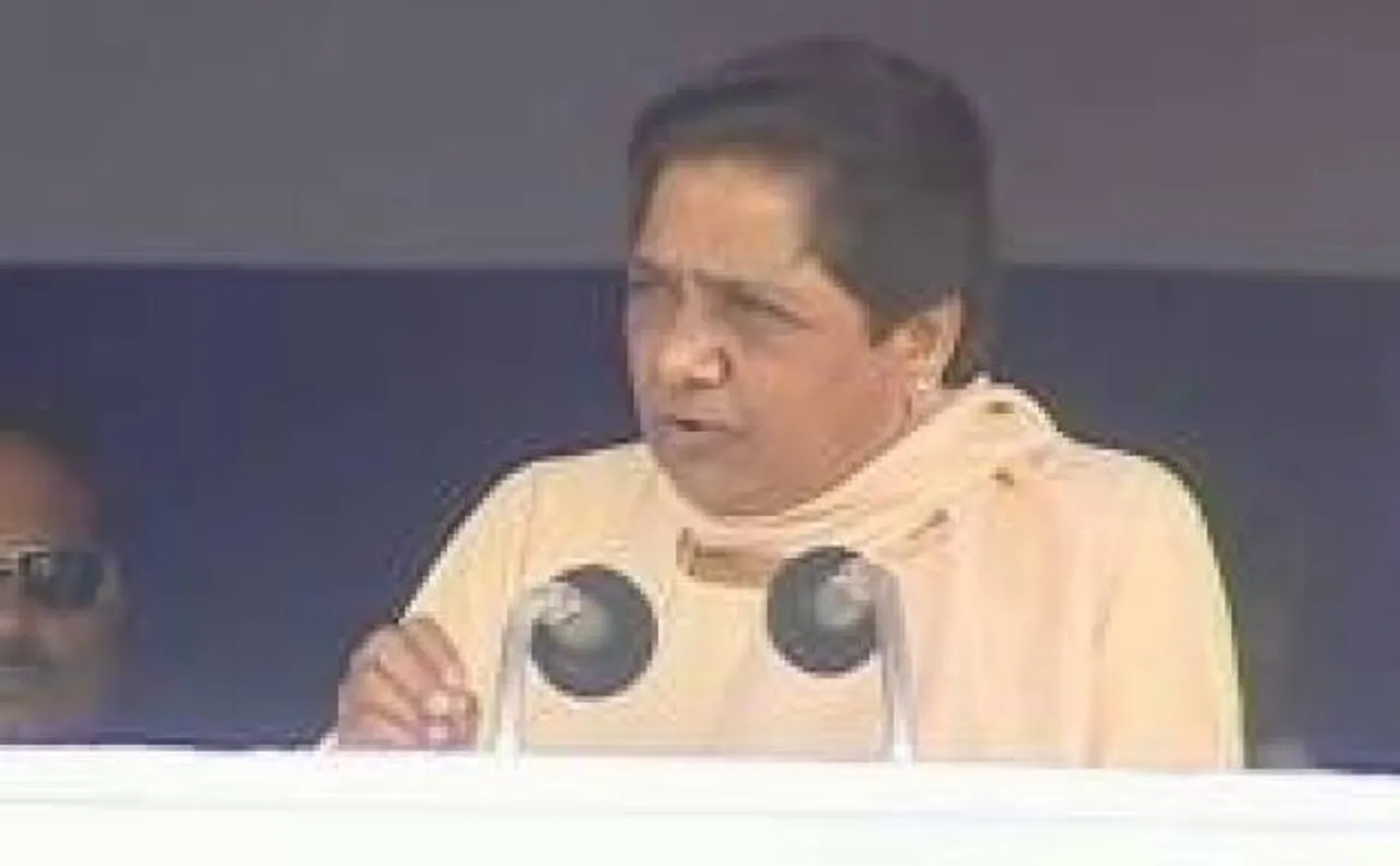 सहारनपुर दंगे के बाद योगी सरकार पर भड़कीं मायावती, कहा कानून-व्यवस्था बनाए रखना बीजेपी के बस की बात नहीं