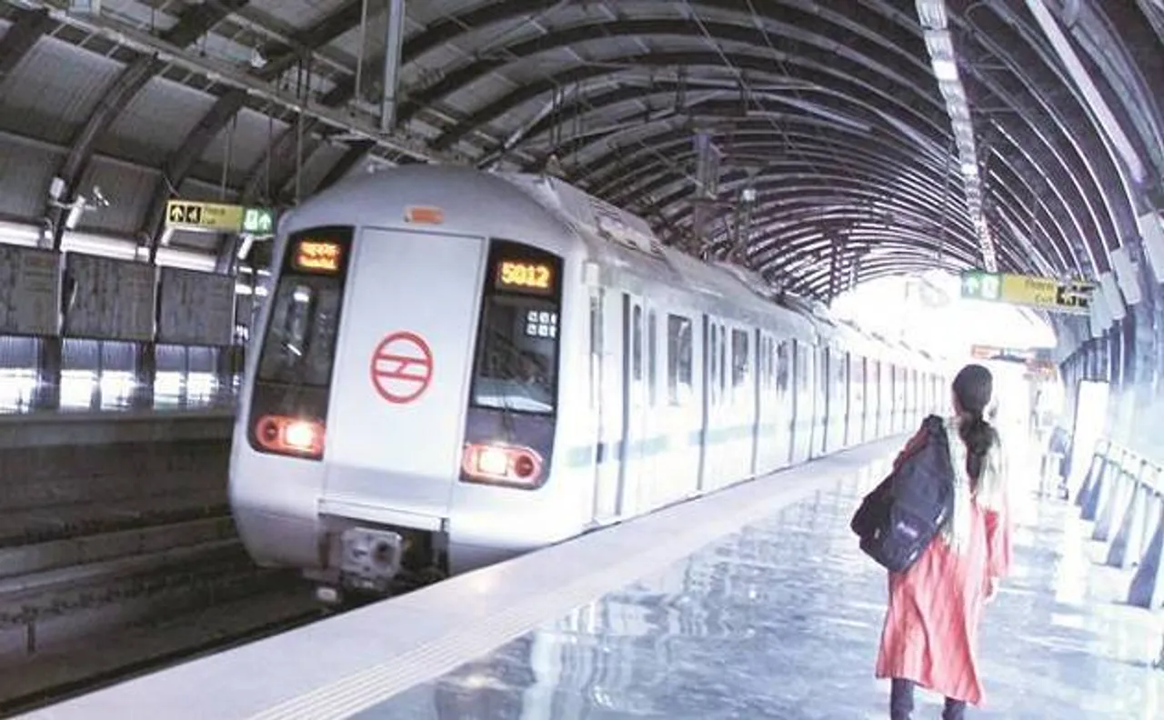 महंगा हुआ दिल्ली मेट्रो से सफर, किराए में 20 रूपये तक की बढ़ोतरी