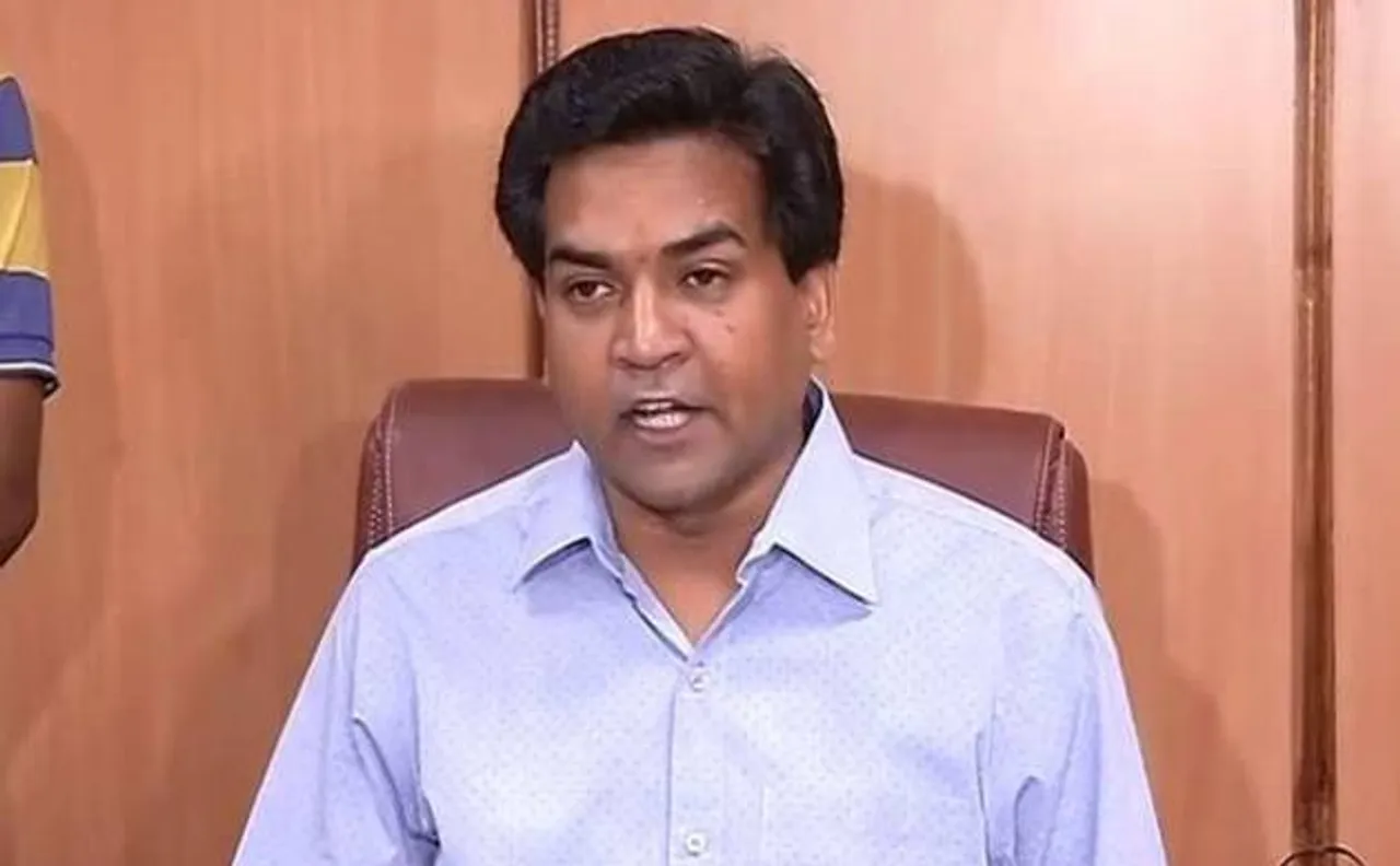 आप संकट: कपिल मिश्रा ने सीबीआई में केजरीवाल के खिलाफ तीन शिकायतें दर्ज कराई
