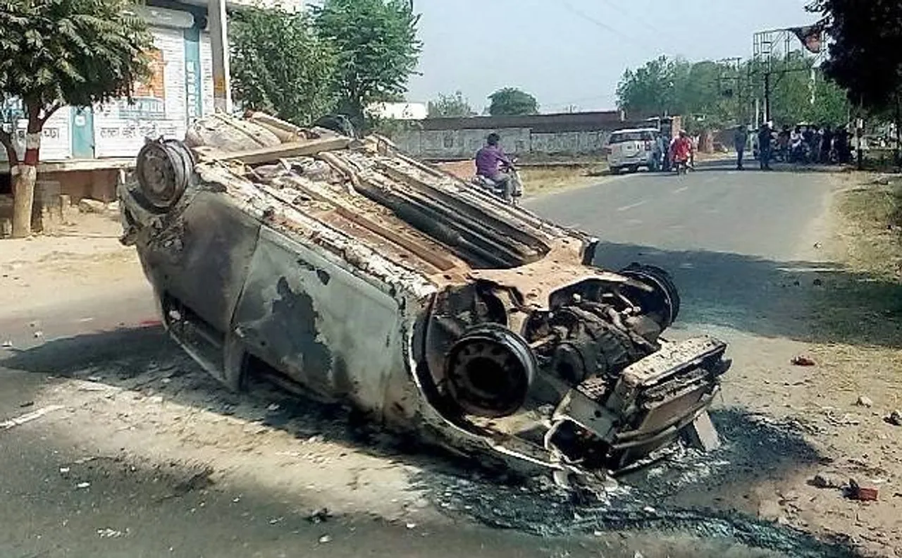 उत्तर प्रदेश के सहारनपुर में फिर बवाल, पुलिस चौकी में लगाई आग, 20 वाहन फूंके